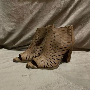 Apt 9 Heels